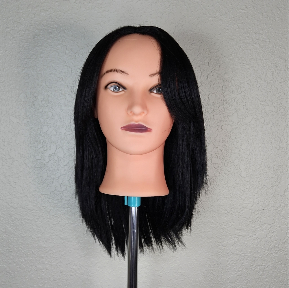Bobbi Boss Black color wig 17" lace front